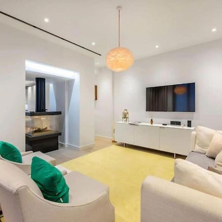 Posh 3 Bedroom Flat With Terrace And Indoor Fireplace In Mayfair, Near Hyde Park 런던 외부 사진
