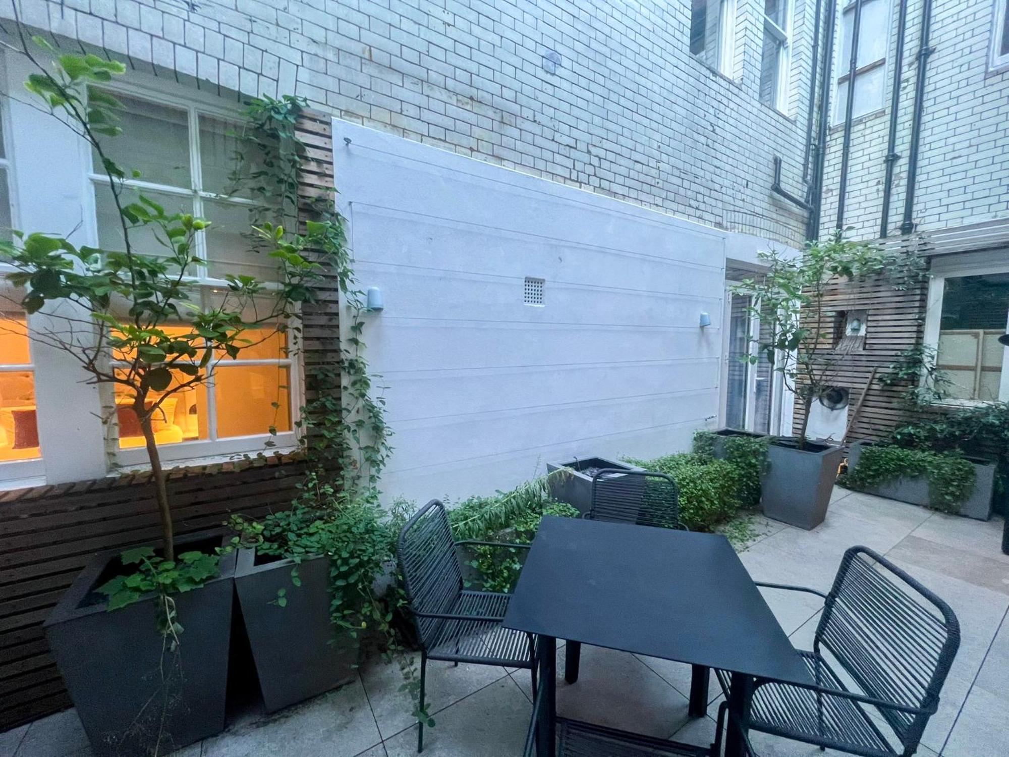 Posh 3 Bedroom Flat With Terrace And Indoor Fireplace In Mayfair, Near Hyde Park 런던 외부 사진