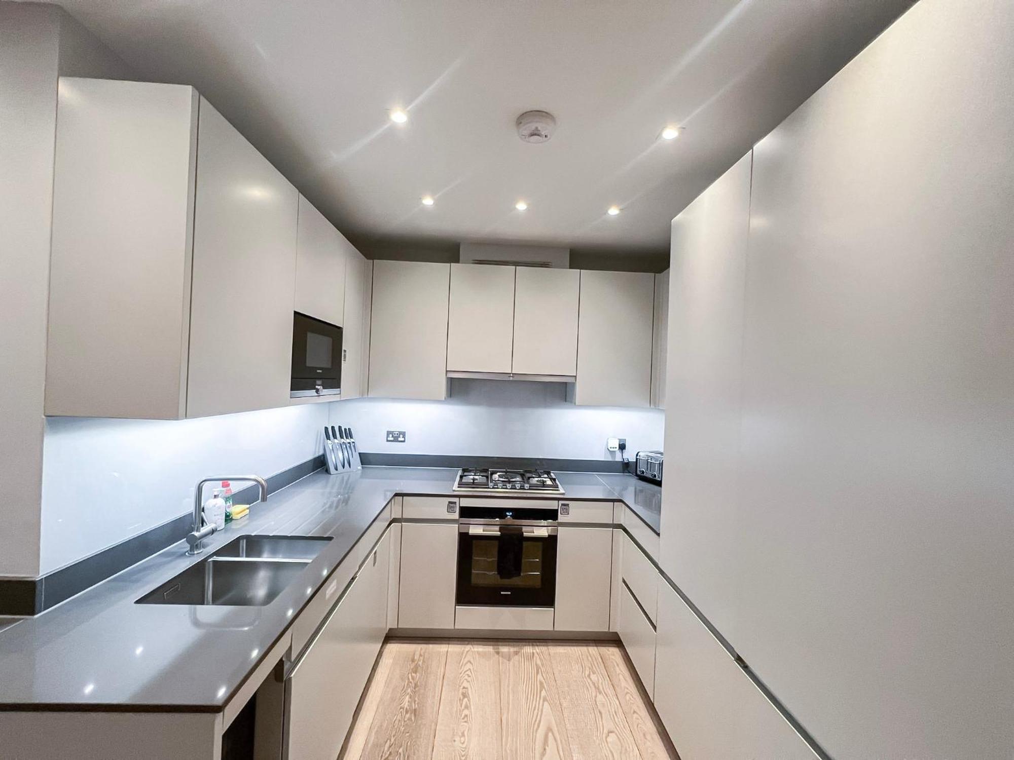 Posh 3 Bedroom Flat With Terrace And Indoor Fireplace In Mayfair, Near Hyde Park 런던 외부 사진