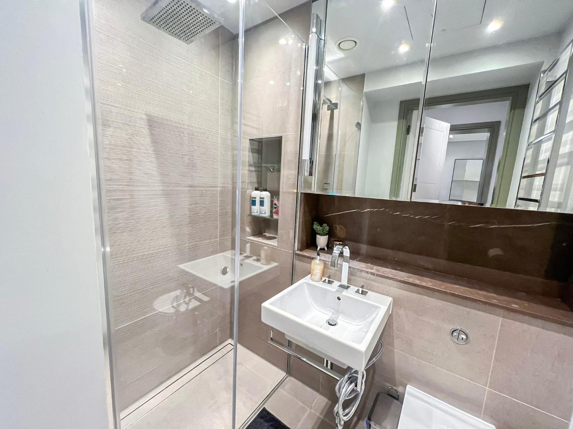 Posh 3 Bedroom Flat With Terrace And Indoor Fireplace In Mayfair, Near Hyde Park 런던 외부 사진