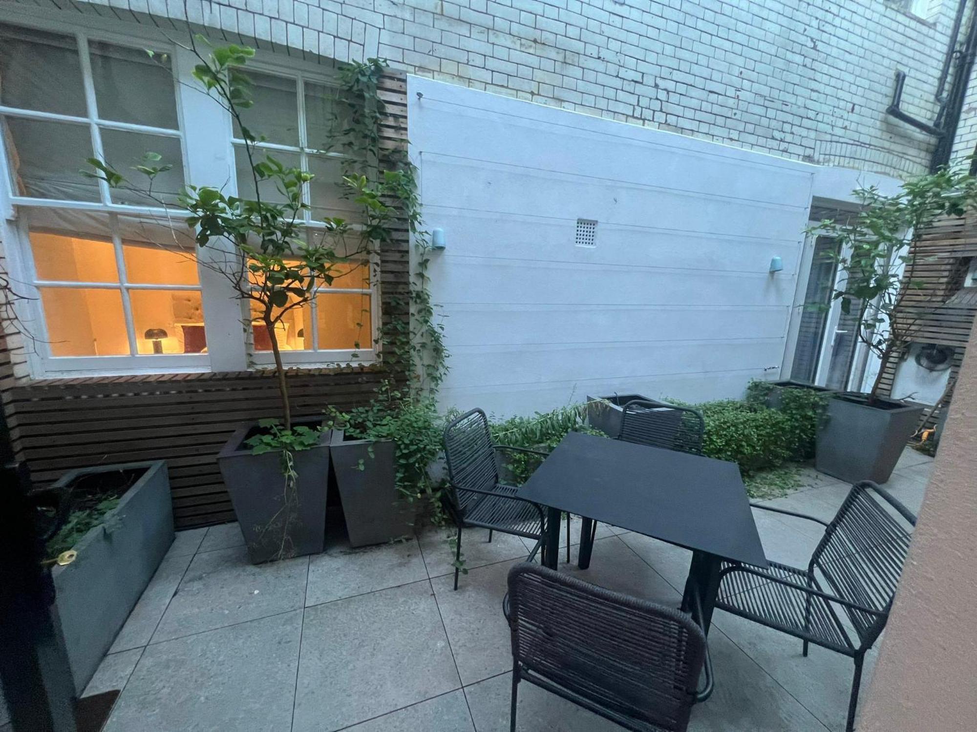 Posh 3 Bedroom Flat With Terrace And Indoor Fireplace In Mayfair, Near Hyde Park 런던 외부 사진
